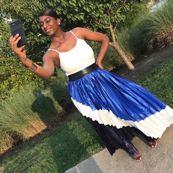 LAST SIZE (SMALL)๐Stand Out Maxi Skirt๐ - Picture 3 of 5